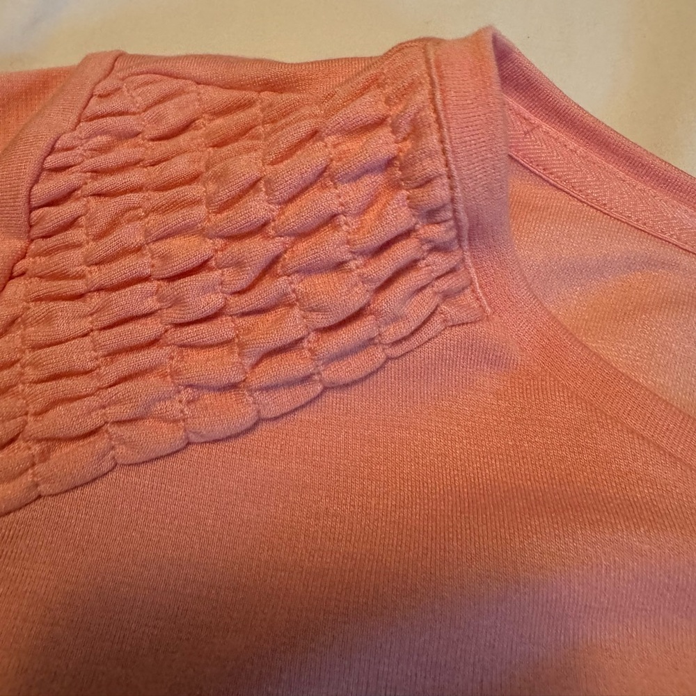 Liz Claiborne Peach Short Sleeve Top with Lace/Crochet Shoulder Detail - XL - Picture 4 of 8